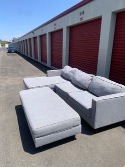 Living spaces sectional couch