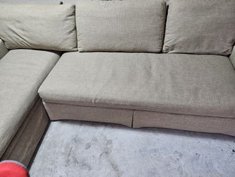 Wesley Hall.  Sectional Couch...Great Condition 