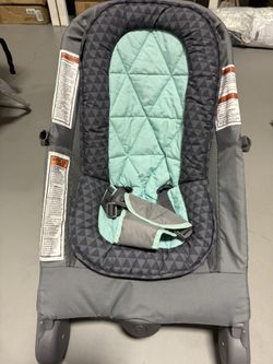 Baby Bouncer (vibrates) Lightly Used $35