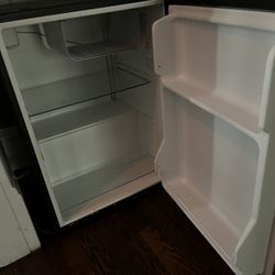 Haier Mini Fridge With Freezer 