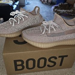 Adidas Yeezy Boost 350v2 - Synth (reflective) Size 8