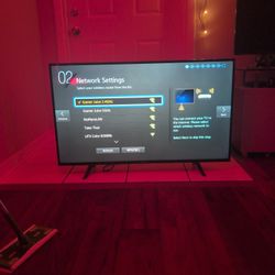 Samsung 43" Smart TV (UN43J5202AF)