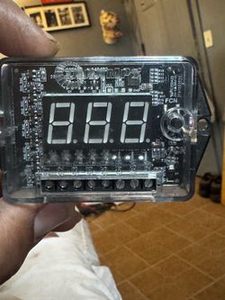 Voltmeter car audio