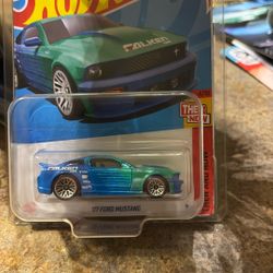 HOT WHEELS 07 FORD MUSTANG FALKEN