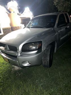 2008 Mitsubishi Raider