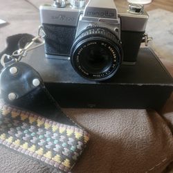 Minolta SRT 200 35 Camra 