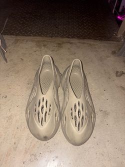 Yeezy foam runners