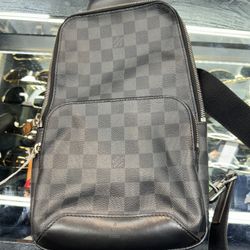 Louis Vuitton Messenger Bag 