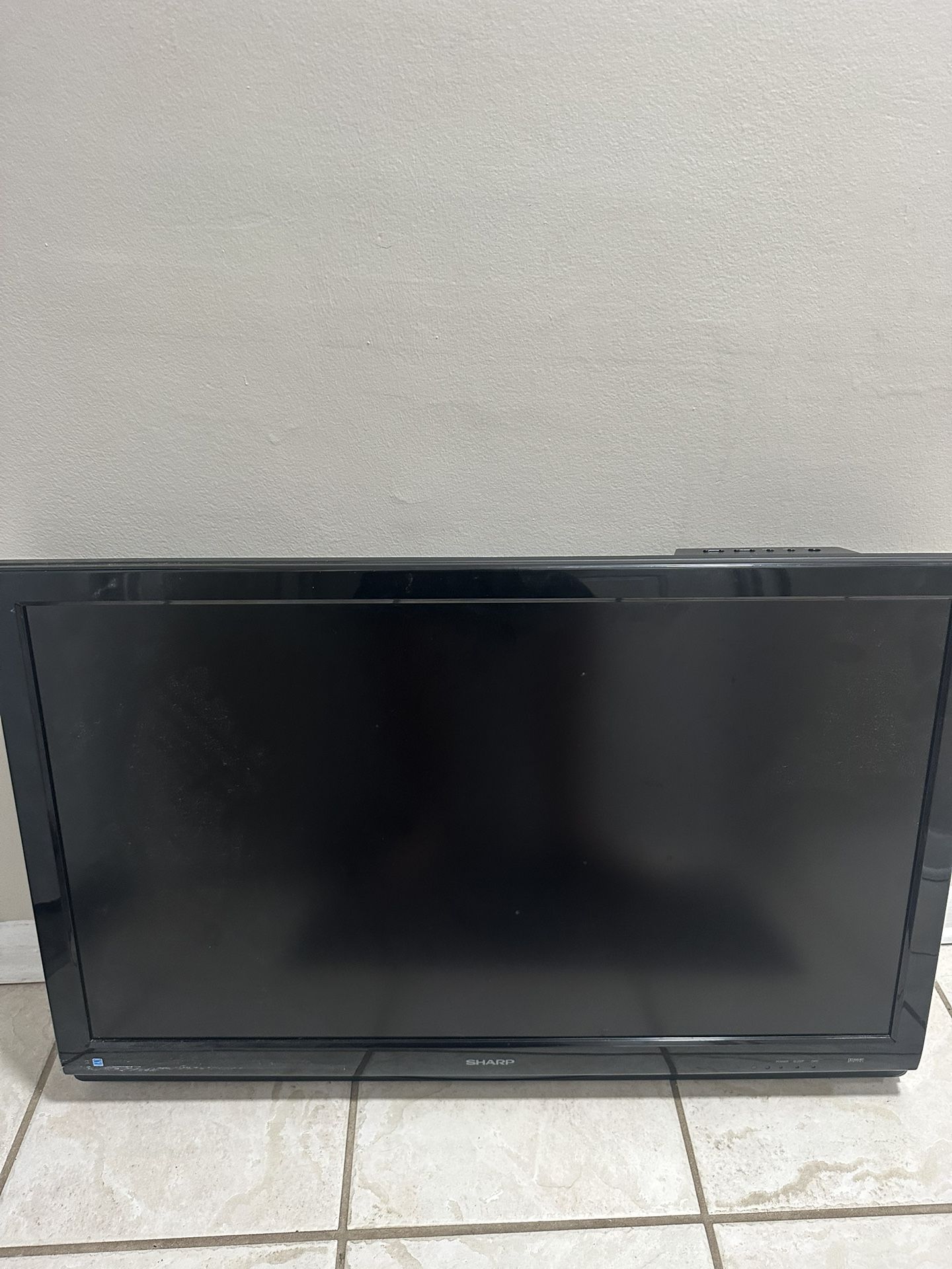 SHARP TV 37”
