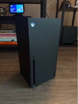 Xbox Series X Bundle - 2 Controllers + Charging Dock + Headset w/stand + 2 Games