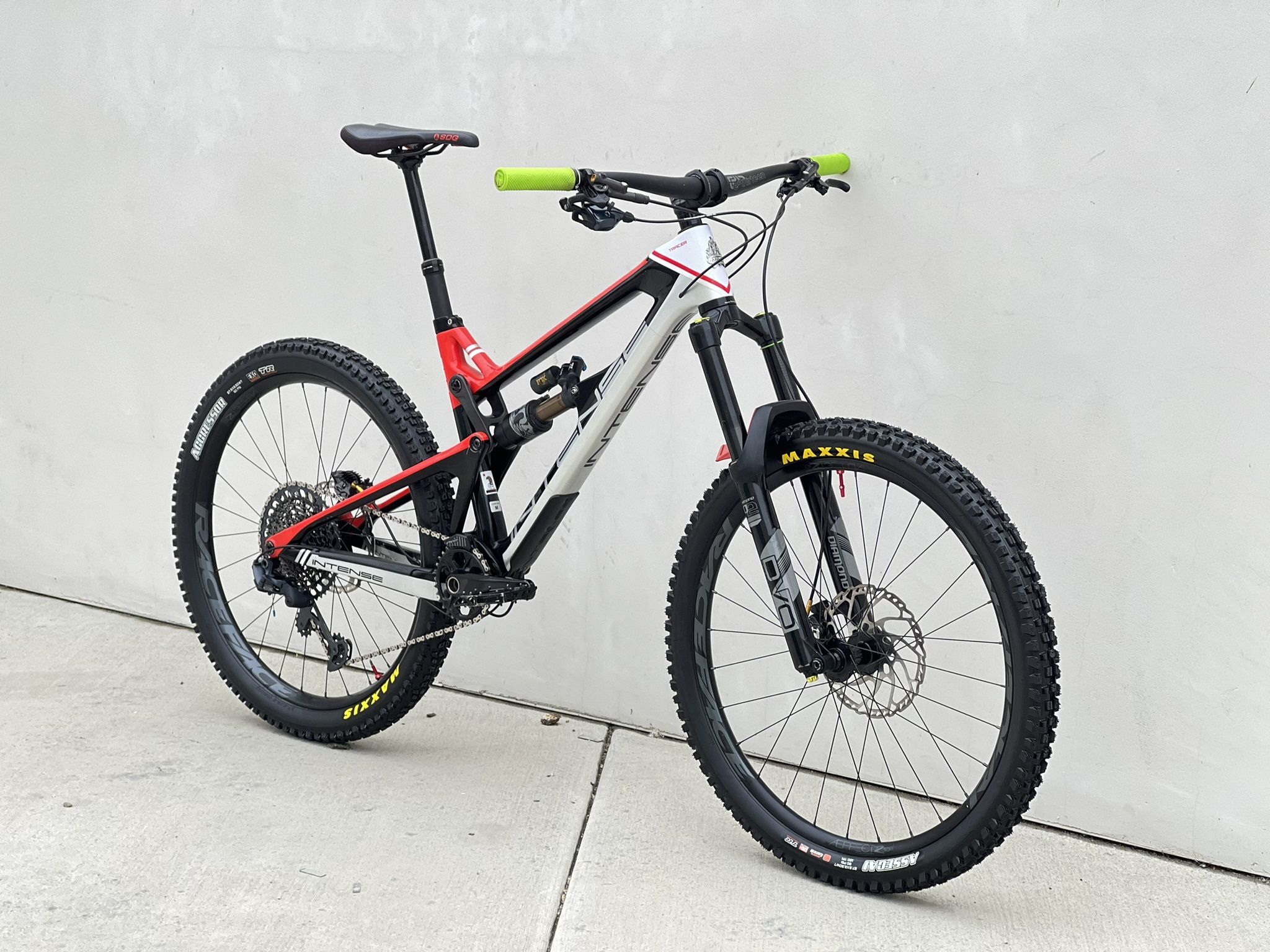 NEW 2021 Intense Tracer 275 PRO Carbon Full Suspension Mountain Bike. MEDIUM. SRAM GX 12sp. Dropper Post. 27er