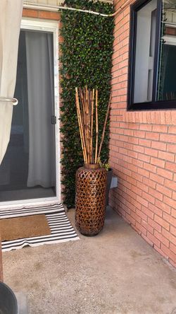 Interior decoration item