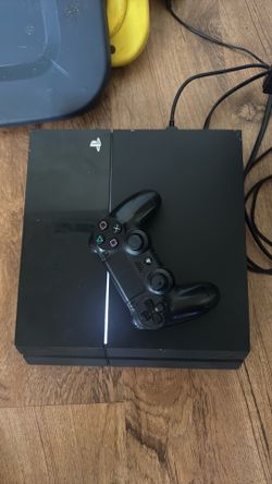 PS4 500gb with controller and cables