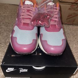 Nike Air Max X PATTA Rush Maroon Sz10.5 W/ Keychain