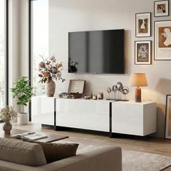 67" Modern White TV Stand for 70/75 Inch TV, Media Console with High Gloss Doors & Scratch-Resistant Matte Top, Entertainment Center with Cable Manage