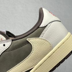 Travis Scott Jordan 1 Low Reverse Mocha 10.5M
