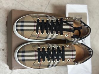 The Burberry multi styles