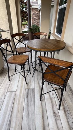 Free - Table and 4 chair set