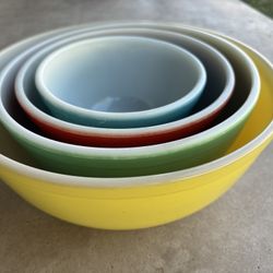 Vintage Pyrex Primary Nesting Mixing Bowls Set Of 4