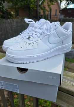 Nike Air Force One '07 (Men 10.5)