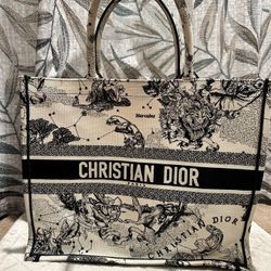 Christian Dior Book Tote Large – Zodiac Embroidery, Made in Italy