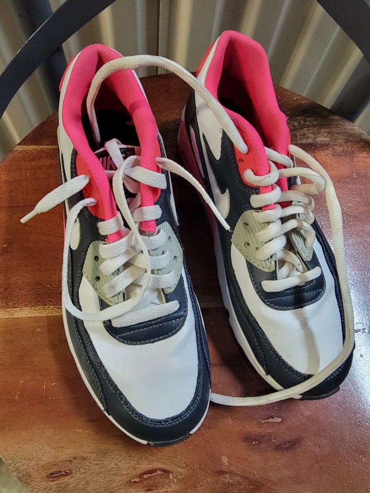Nike Air Max Size 6y