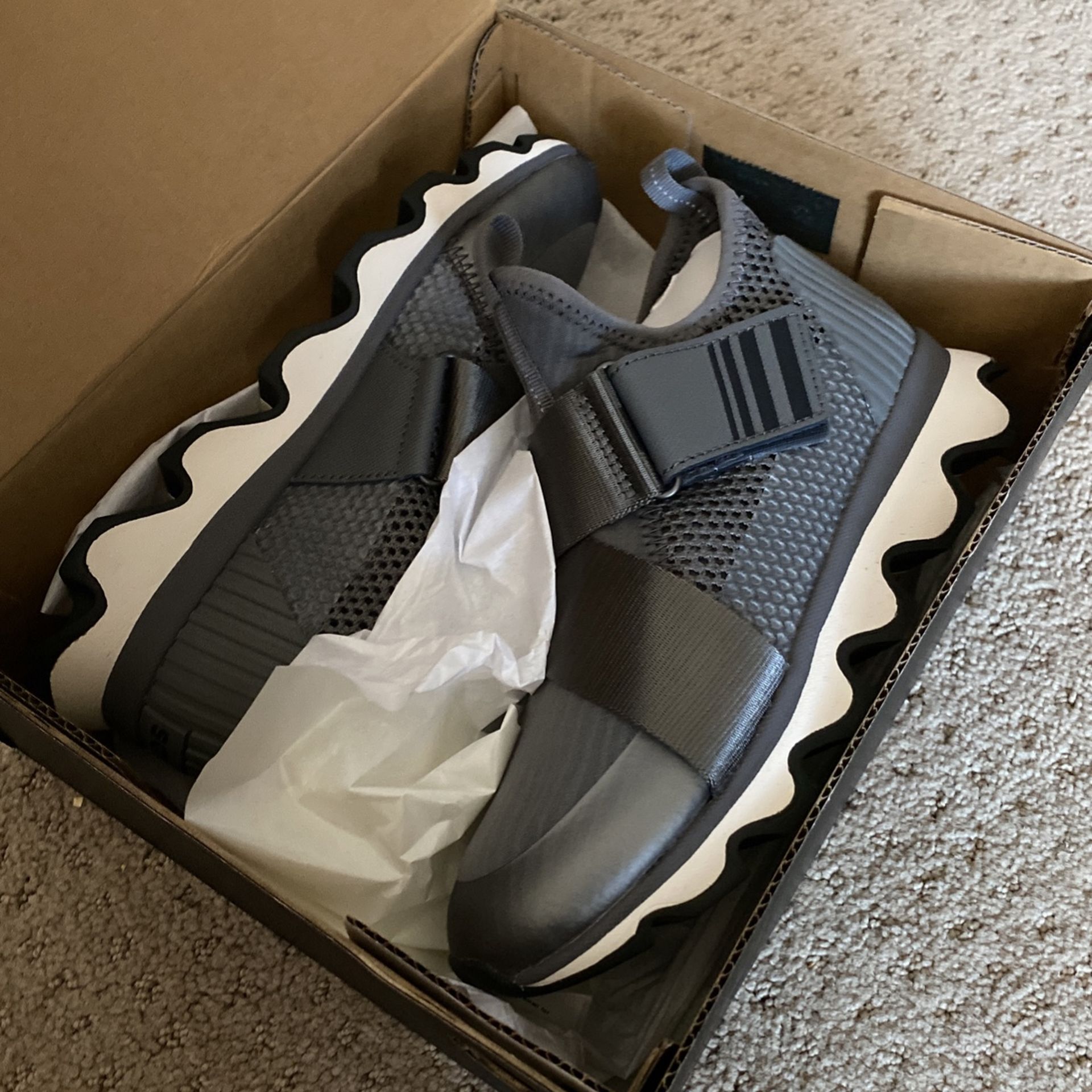 Brand New Sorel Kinetic Sneaker Sneak Quarry