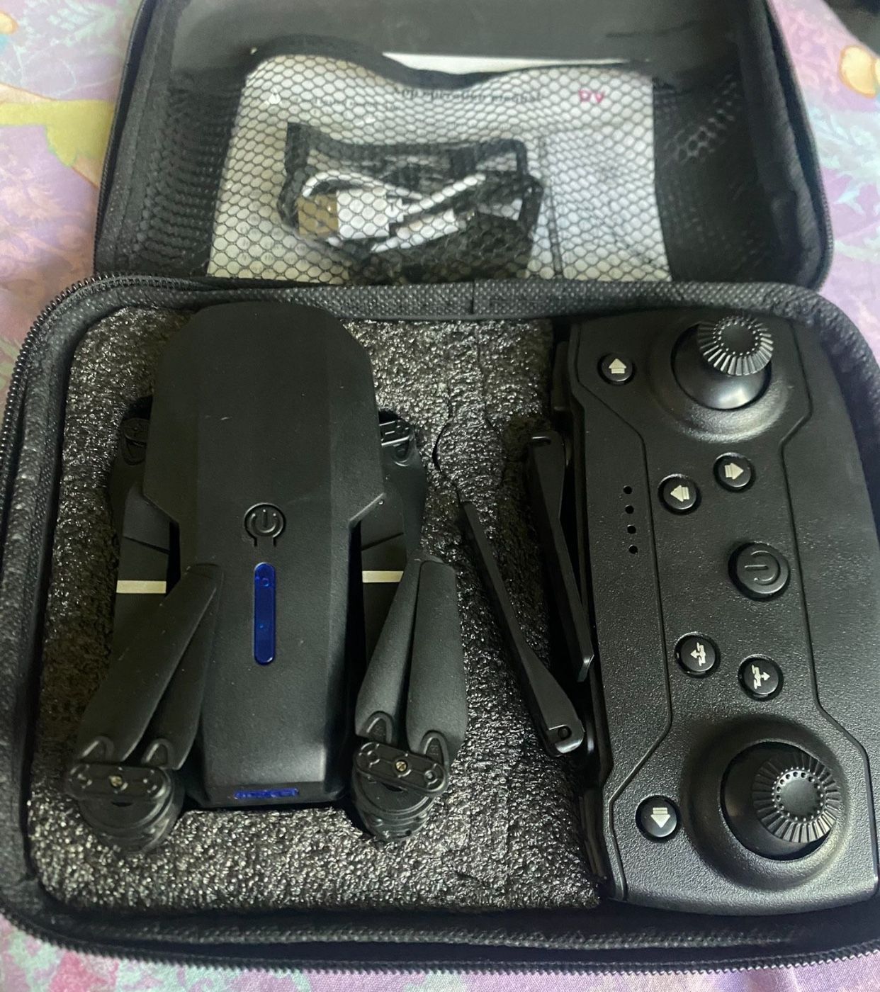 Fold drone pro good condition and new have everything in the bag $19.