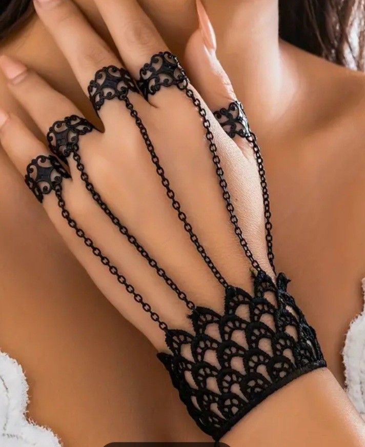 AWESOME PIECE OF JEWELRY