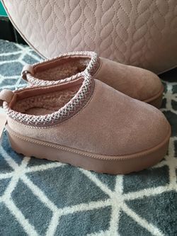 Girls slip on shoes
