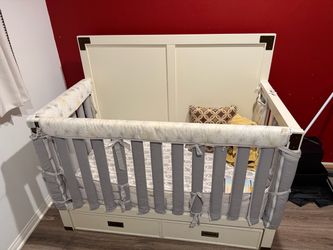 White Wood Baby Crib with Storage Drawers