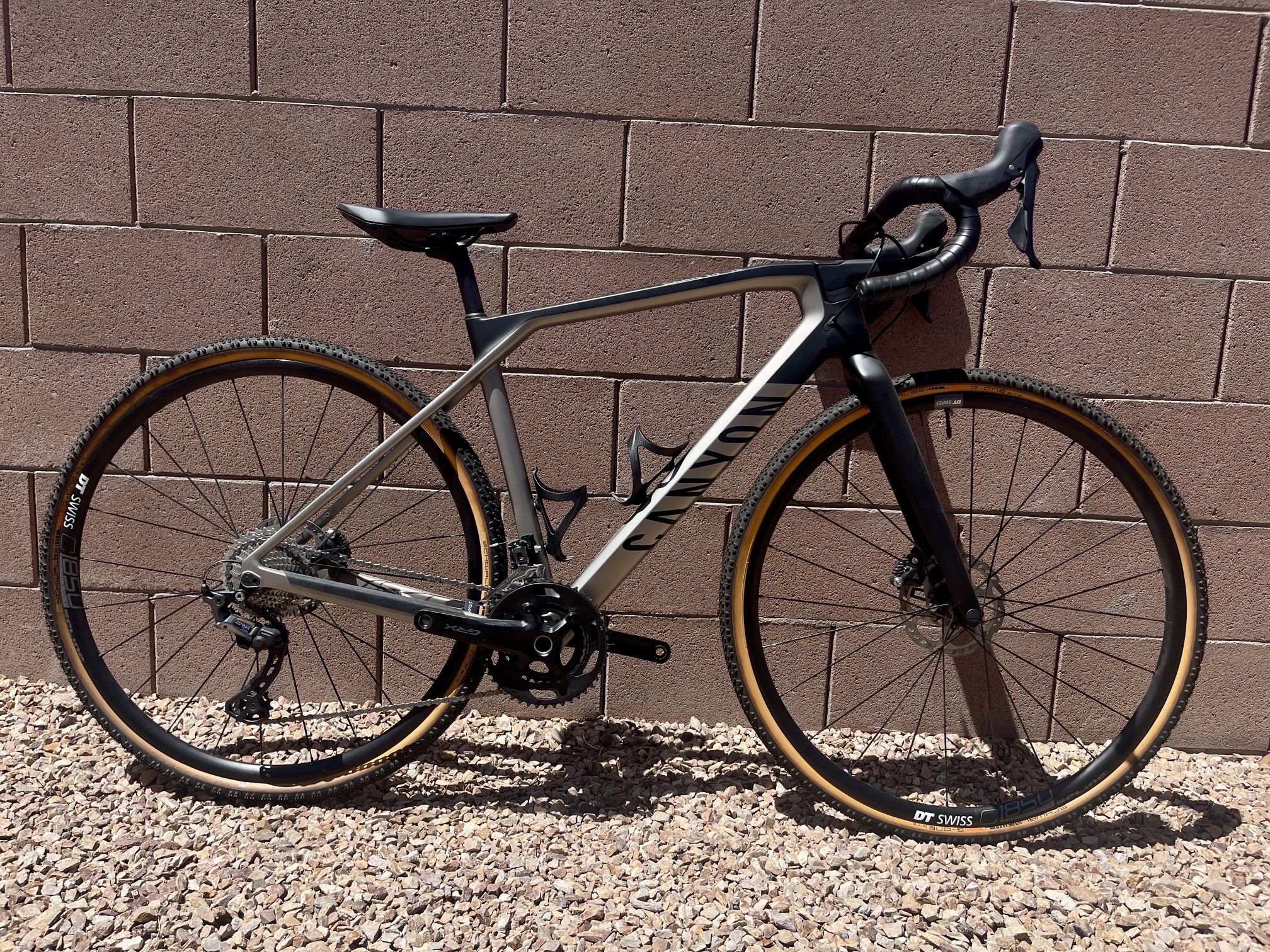 $2600 OBO - BRAND NEW Canyon Grail Carbon Fiber SL 7 Gravel Bike