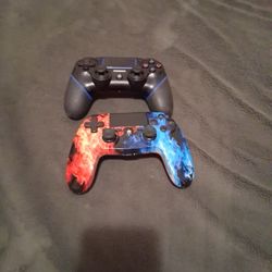 2 Ps4 Controllers 