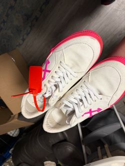 Off-White Low-Top Sneakers White Pink