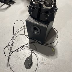 Logitech Z313 2.1 Speaker System with Subwoofer & Wired Volume Control