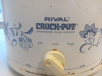 Rival Vintage Blue And White Crockpot