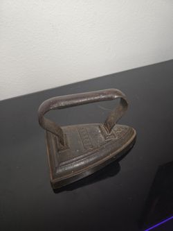 Antique "5 Cannon 1900" Sad Iron Vintage Laundry Room Primitive Clothing Press