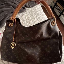 Authentic Louis Vuitton Purse 