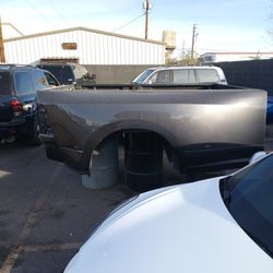 Dodge Dually 4X4 Bed Newer Style. Like Brand New