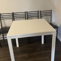 Table With 4 Chairs 