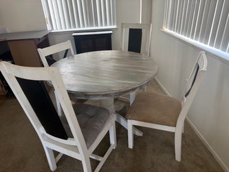 Dining table and 4 chairs