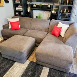 Sofa Sectional Great Condition Super Clean And Comfy No Pets No Smoke 