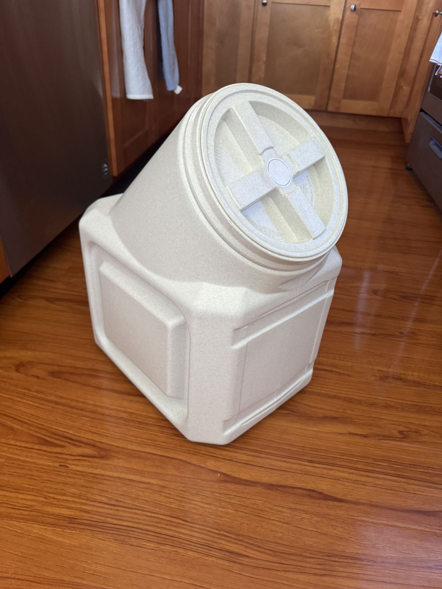 GAMMA2 Vittles Vault Stackable Pet Food Container 40 lbs