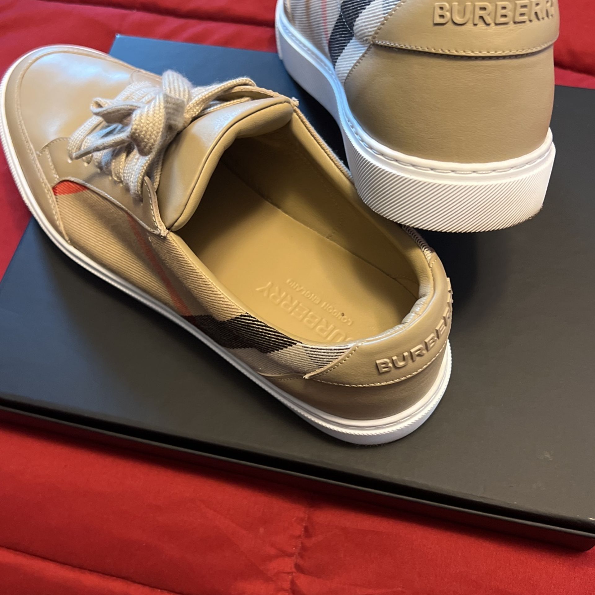 Burberry Sneakers 