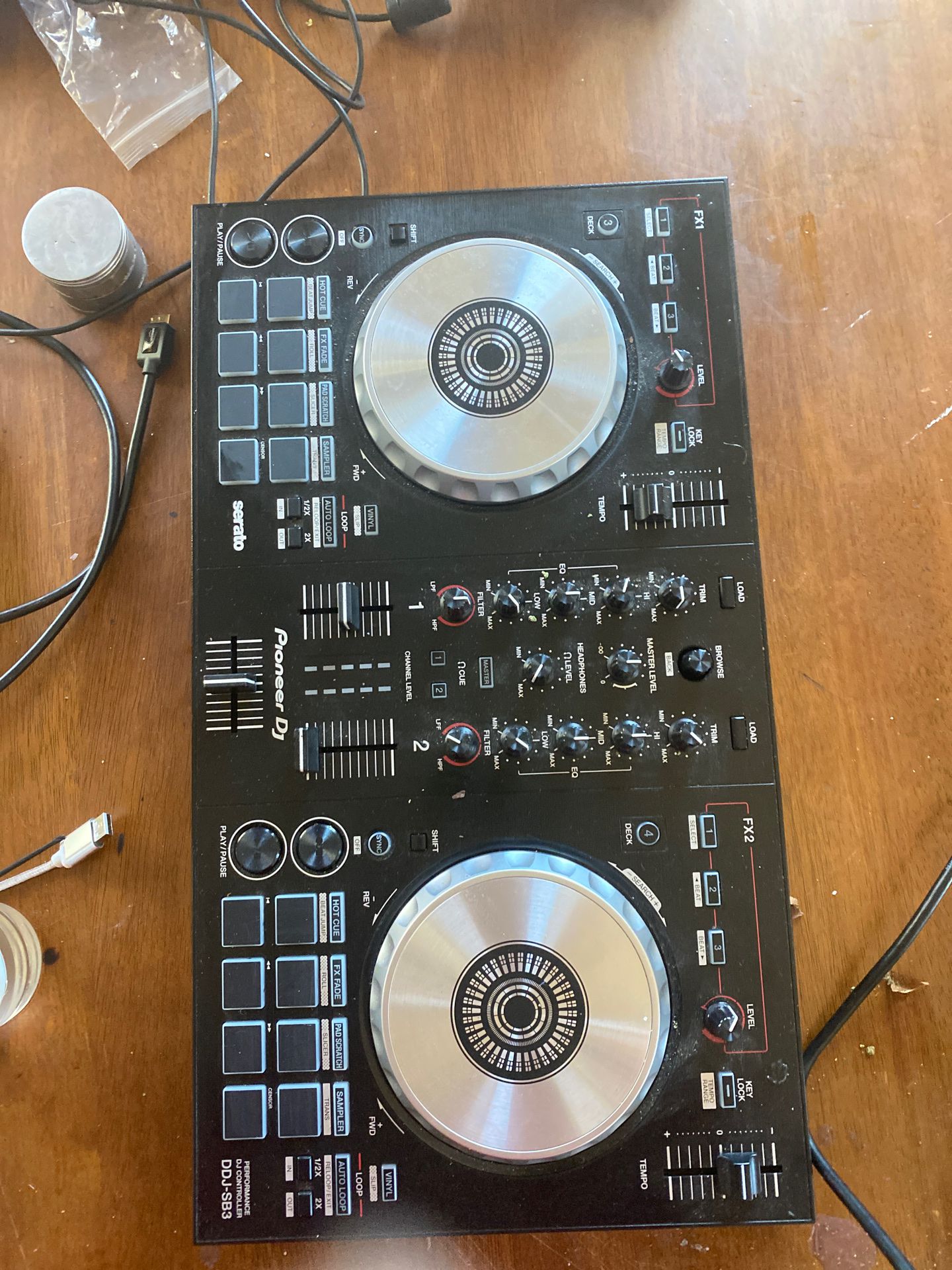 Pioneer DJ SERATO DDJ SB3 controller