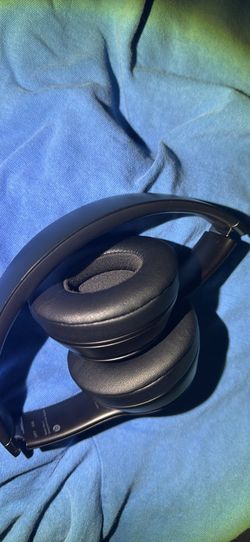 Beats Solo 4 with case