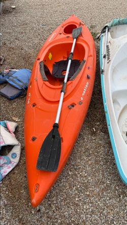 Emotion Guster Single-Person Kayak – Paddle Included