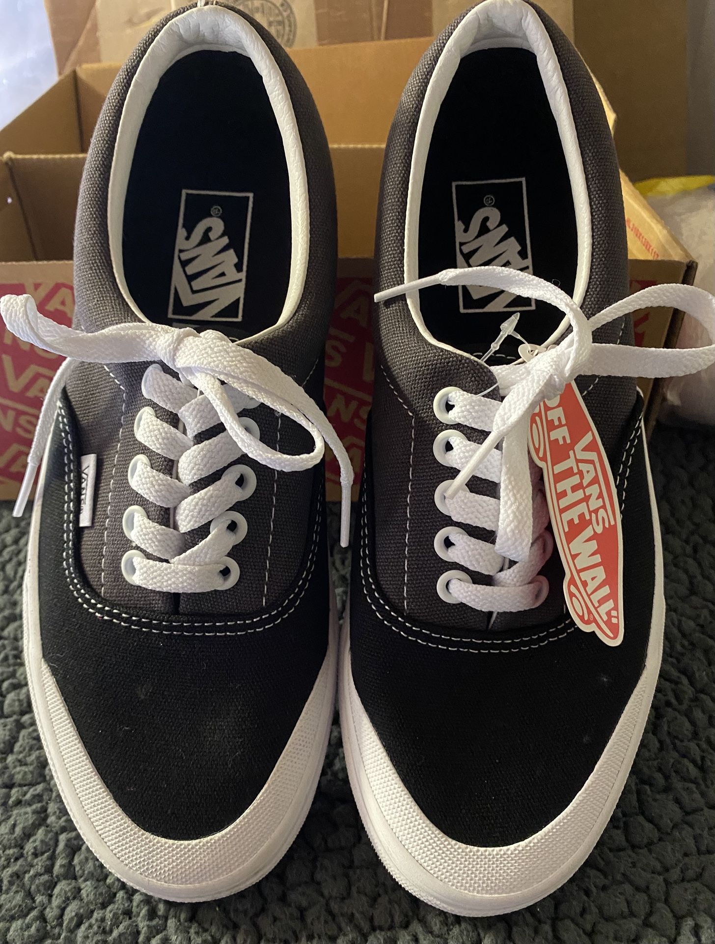 Vans Men’s 6.5 (New)