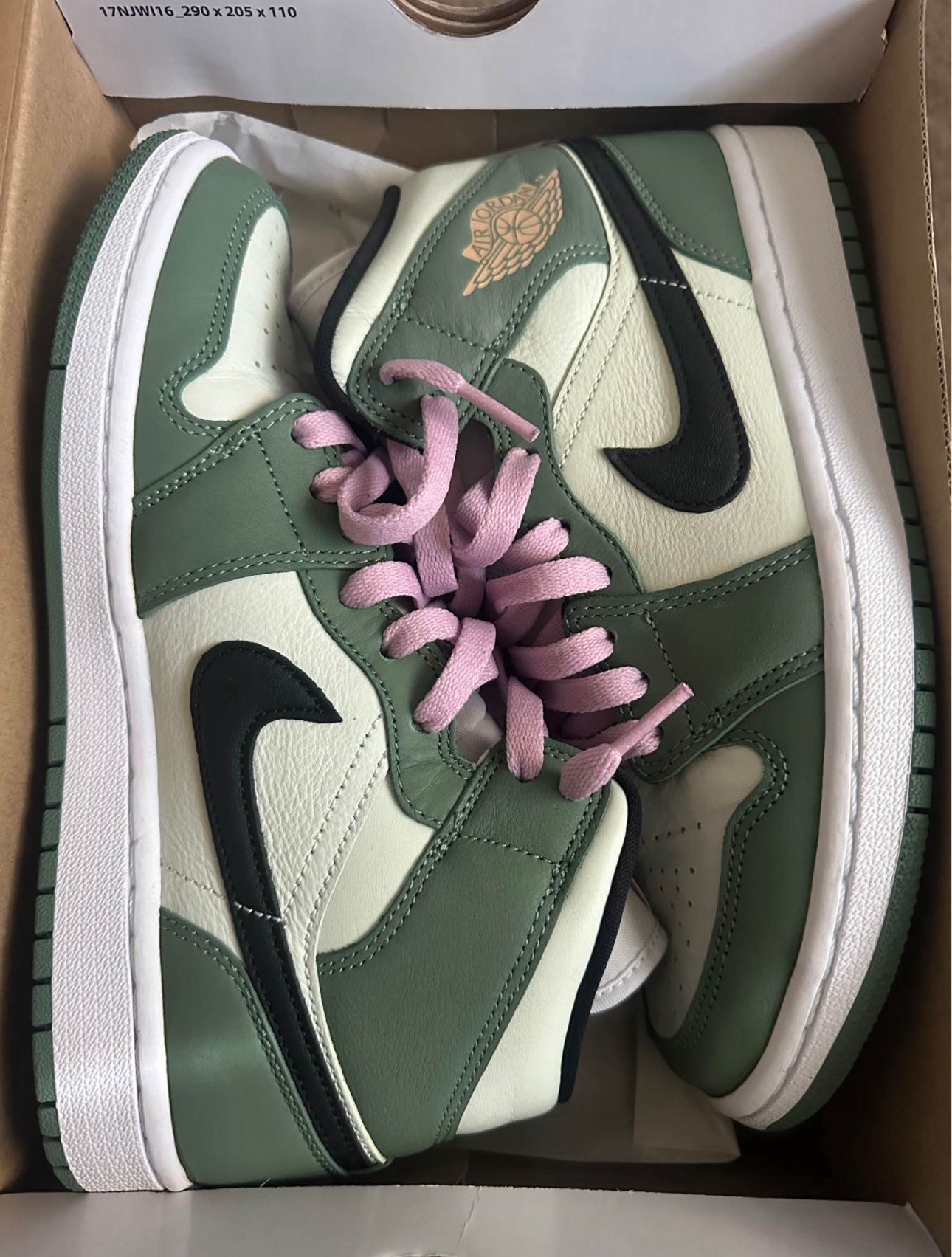 Women’s Air Jordan 1 Mid SE (Women’s 8)