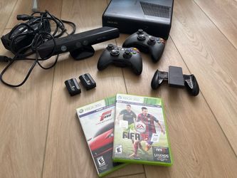 Xbox 360 Slim 250GB Bundle – 2 Controllers, Kinect, Chatpad & Games